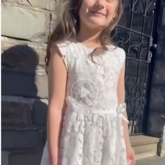 3/$30Girls Sleeveless A-Line Lace Party Dress(8-9 years) - Picture 6 of 9